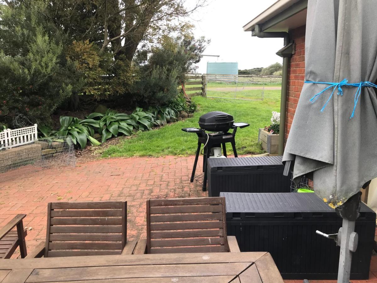 Lanaud Farm Stay Allansford Exteriör bild